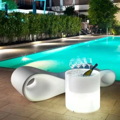 Viadurini in the Garden Lichtmöbel-Heller Garten-Couchtisch aus weißem Polyethylen Made in Italy - Trek