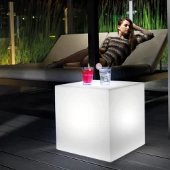 Viadurini in the Garden Lichtmöbel-Heller Outdoor-Couchtisch aus weißem Polyethylen Made in Italy - Derti