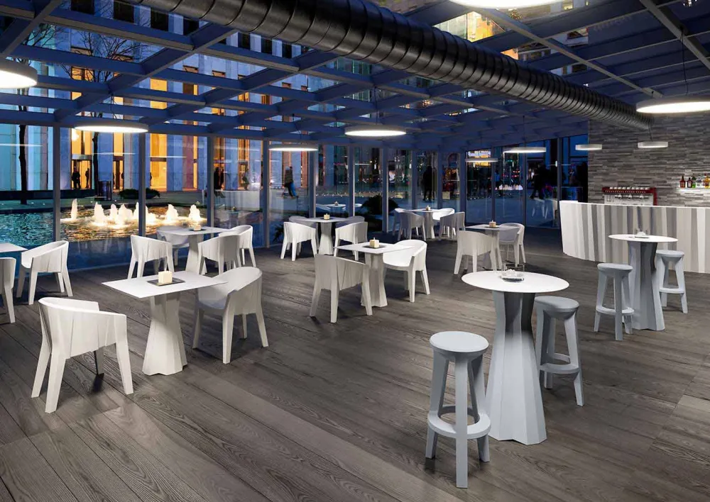 Viadurini in the Garden Outdoor Hocker-High Design Barhocker aus Polyethylen Made in Italy - Tinuccia