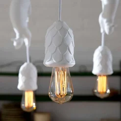 Viadurini Lighting Designer Pendelleuchten-Hängelampe aus mattweißer Keramik mit Eichhörnchen und Eichel - Eichhörnchen