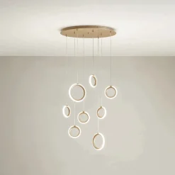 Viadurini Lighting Moderne Kronleuchter-Hängender Kronleuchter aus goldfarben lackiertem Metall mit 8 LED-Lichtern – Zeder