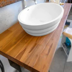 Viadurini Bathroom Badmöbel Hängend-Hängendes Aufsatzwaschbecken aus Streifenteakholz Norcia