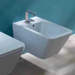 Viadurini Bathroom Bidet-Hängendes Bidet aus Keramik, Design Sun Square 55x35cm, made in Italy
