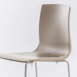 Viadurini Living Küchenhocker-Hoch stapelbarer Polypropylen-Hocker mit Metallbasis, 2 Stück - Kiara