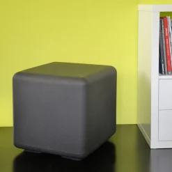 Viadurini in the Garden Gartenideen-Hocker Garten-Couchtisch aus farbigem Polyethylen Made in Italy - Colores