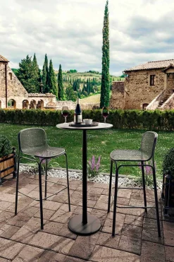 Viadurini in the Garden Outdoor Hocker-Hohe stapelbare Barhocker im Freien aus Metall, 2 Stück - Viviette