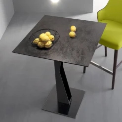 Viadurini Living Esstische-Hoher quadratischer Couchtisch aus schrägem Metall und matter Keramikplatte - Coriko