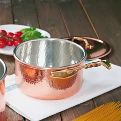 Viadurini Kitchen Kochgeschirr-Hoher runder Bräter aus handverzinntem Kupfer mit Griff 16 cm - Giancarlo