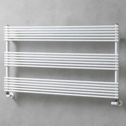 Viadurini Radiators Handtuchheizkörper Wasser-Horizontaler Heizkörpertuchwärmer in Stahlausführung 750 W - Nibbio