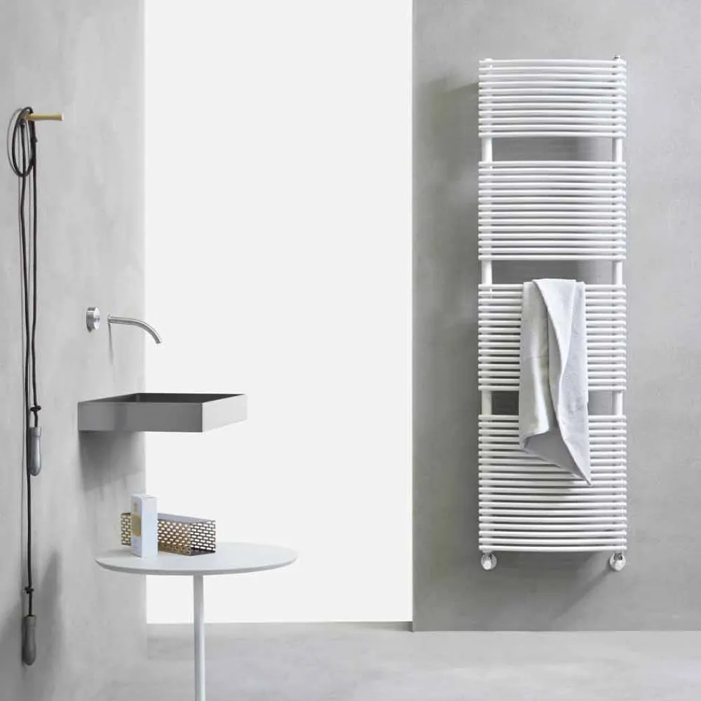 Viadurini Radiators Handtuchheizkörper Wasser-Hydraulischer Badhandtuchwärmer mit vertikalem Design aus Stahl 1013 W - Griffin