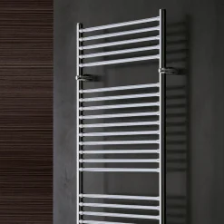 Scirocco H Handtuchheizkörper Wasser-Hydraulischer Handtuchwärmer im klassischen Design aus Stahl Made in Italy - Rom