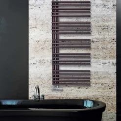 Viadurini Radiators Handtuchheizkörper Wasser-Hydraulischer Handtuchwärmer aus Kohlenstoffstahl, hergestellt in Italien – Sauerkirschen