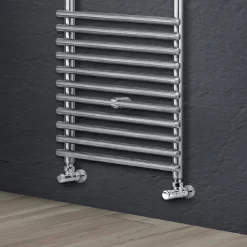 Viadurini Radiators Handtuchheizkörper Wasser-Hydraulischer Handtuchwärmer aus satiniertem Stahl, hergestellt in Italien – Peel