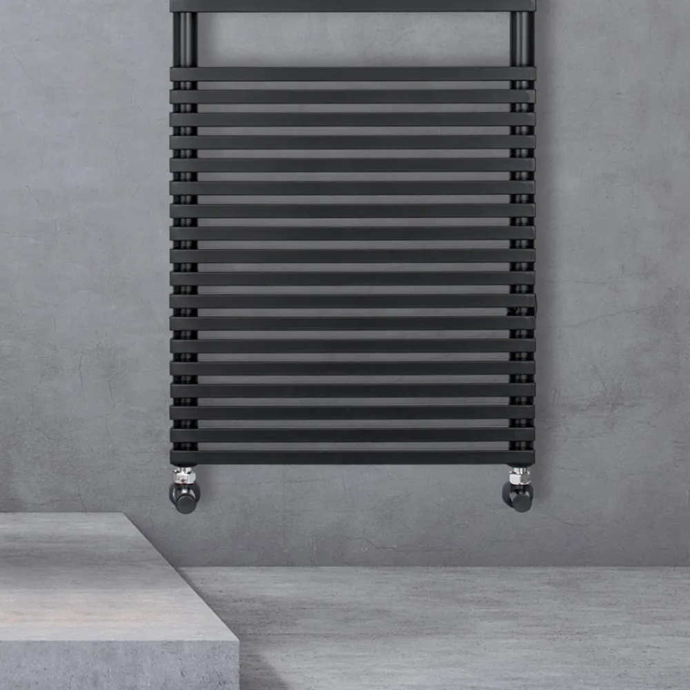 Viadurini Radiators Handtuchheizkörper Wasser-Hydraulischer Handtuchwärmer aus Stahl mit tiefschwarzer Oberfläche, hergestellt in Italien – Brownies