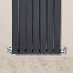 Viadurini Radiators Heizkörper Hydraulisch-Hydraulischer Heizkörper mit einer Reihe flacher Elemente, hergestellt in Italien – Zabaione