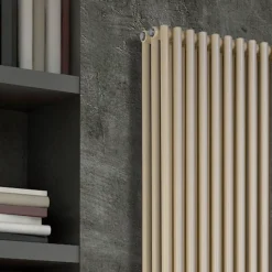 Viadurini Radiators Heizkörper Hydraulisch-Hydraulischer Heizkörper mit drei Abschnitten vertikaler Elemente – Cantucci