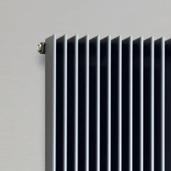 Viadurini Radiators Heizkörper Hydraulisch-Hydraulischer Heizkörper mit doppelter Reihe flacher Elemente, hergestellt in Italien – Mazedonien