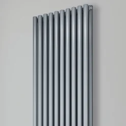 Viadurini Radiators Heizkörper Hydraulisch-Hydraulischer Heizkörper mit horizontalen Kollektoren und vertikalen Rohren – Colomba