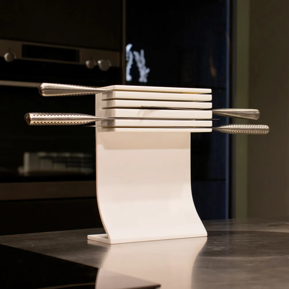 Viadurini Kitchen Küchenzubehör-Küchenmesserhalter aus weißem Corian Made in Italy Design - Ivanova