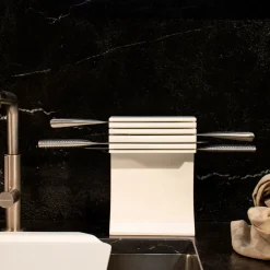 Viadurini Kitchen Küchenzubehör-Küchenmesserhalter aus weißem Corian Made in Italy Design - Ivanova