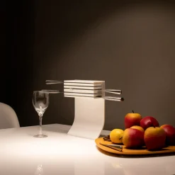 Viadurini Kitchen Küchenzubehör-Küchenmesserhalter aus weißem Corian Made in Italy Design - Ivanova