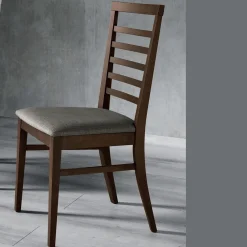 Viadurini Living Klassische Stühle-Küchenstuhl aus Holz und Sitz aus italienischem Designstoff - Jeanine