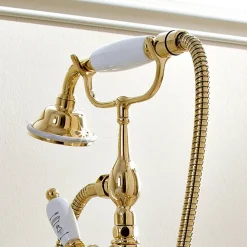 Viadurini Taps Badewannearmaturen-Klassischer Boden-Badewannenhahn aus Messing mit Handbrause - Fioretta