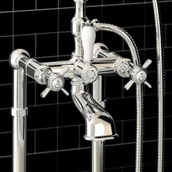 Viadurini Taps Badewannearmaturen-Klassischer Bodenmischer für Badewanne Made in Italy Messing - Omidio