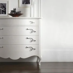 Viadurini Night Design Kommoden-Kommode aus perlweißem Reliefholz mit verchromten Griffen, hergestellt in Italien – Berlin