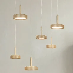 Viadurini Lighting Moderne Kronleuchter-Kronleuchter mit 6 LEDs und rundem Sockel aus goldlackiertem Metall – Hainbuche