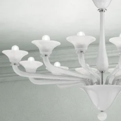 Viadurini Lighting Moderne Kronleuchter-Kronleuchter mit 12 Lichtern aus weißem venezianischem Glas und verchromtem Metall - Ismail