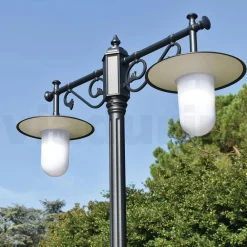 Viadurini Lighting Gartenlampion-Laternenpfahl 2 Lichter im Vintage-Stil aus grauem Aluminium, hergestellt in Italien – Belen