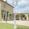 Viadurini Lighting Gartenlampion-Laternenpfahl mit 2 Lichtern im Vintage-Stil aus weißem Aluminium, hergestellt in Italien – Dodo