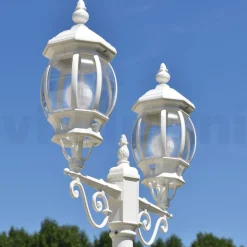Viadurini Lighting Gartenlampion-Laternenpfahl mit 2 Lichtern im Vintage-Stil aus weißem Aluminium, hergestellt in Italien – Dodo