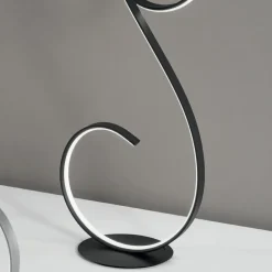 Viadurini Lighting Moderne Stehlampen-LED-Stehlampe mit Design-Klack lackierter Metallstruktur