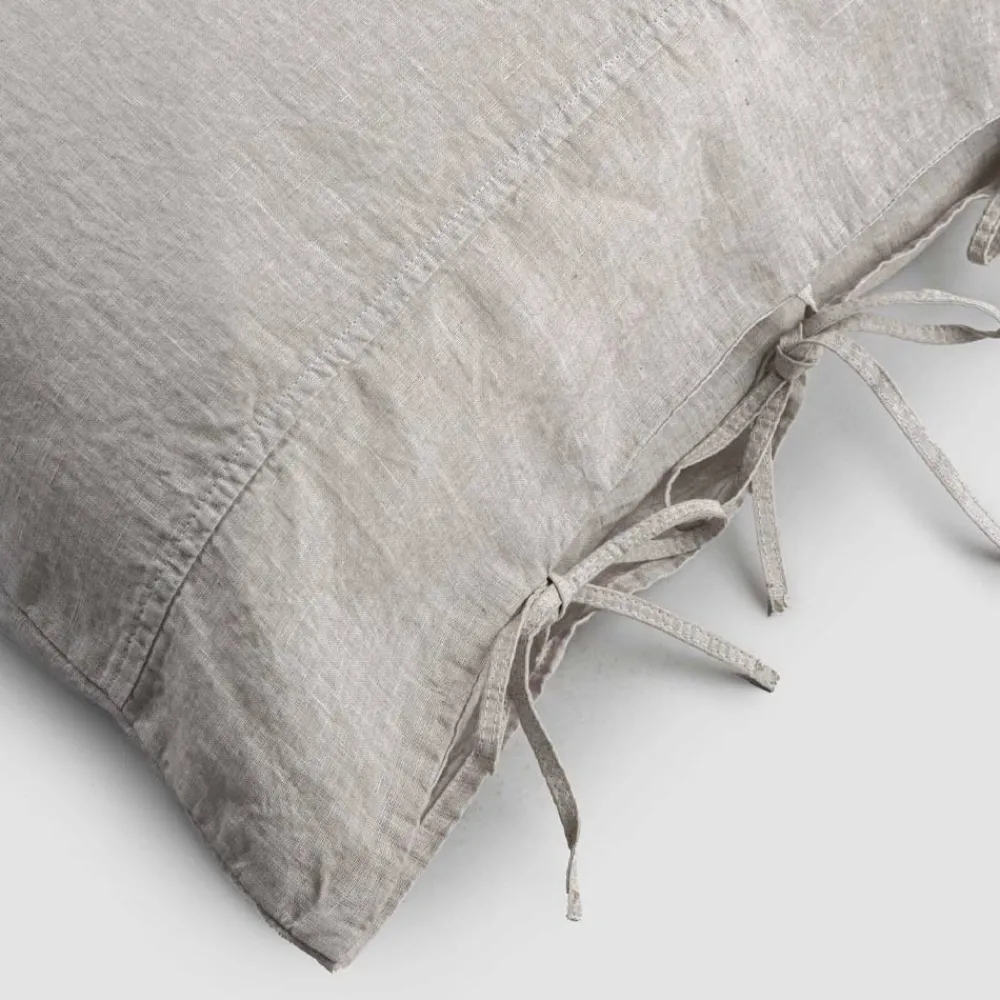 Viadurini Textile Kissenbezüge-Leichter Kissenbezug aus Kreide oder Retro-Leinen mit quadratischen Schnürsenkeln - Prisco