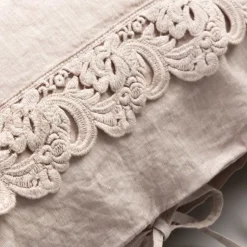 Viadurini Textile Kissenbezüge-Leinen Kissenbezug mit Armonia Spitze und Staub oder Rücken Schnürsenkel - Masone