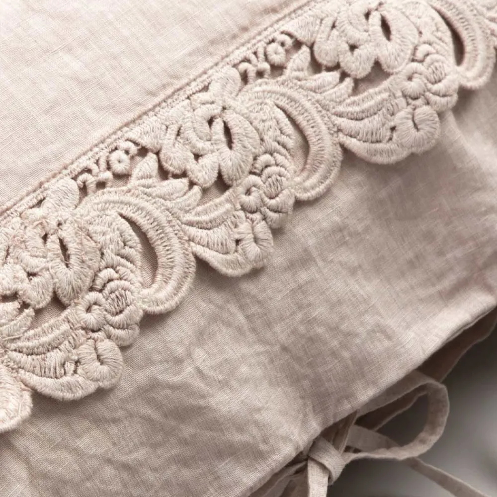 Viadurini Textile Kissenbezüge-Leinen Kissenbezug mit Armonia Spitze und Staub oder Rücken Schnürsenkel - Masone