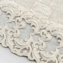 Viadurini Textile Runner-Leinen Tischläufer mit Spitze, Luxus Design in 2 Farben - Farnese