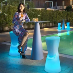 Viadurini in the Garden Lichtmöbel-Leuchtender Außenhocker aus weißem Polyethylen Made in Italy - Strawberry