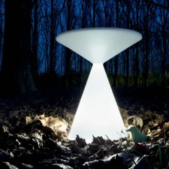 Viadurini in the Garden Lichtmöbel-Leuchtender Outdoor-Couchtisch mit weißem Polyethylenbezug - Akut