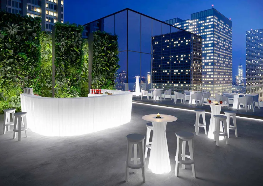 Viadurini in the Garden Lichtmöbel|Garten Beistelltisch-Leuchtender Tisch im Freien mit LED-Sockel und HPL-Platte Hergestellt in Italien - Tinuccia