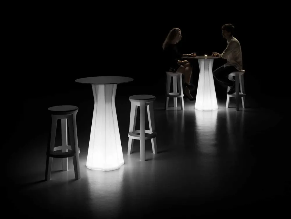 Viadurini in the Garden Lichtmöbel|Garten Beistelltisch-Leuchtender Tisch im Freien mit LED-Sockel und HPL-Platte Hergestellt in Italien - Tinuccia