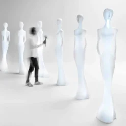 Myyour Designer Stehlampen-Leuchtendes Statuen-Bodendesign mit LED-Licht für den Innenbereich - Penelope von
