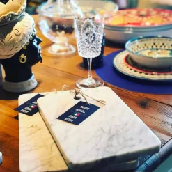 Viadurini Kitchen Küchenzubehör-Made in Italy Design Schneidebrett aus Carrarra White Marble - Masha