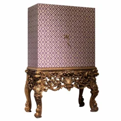 Viadurini Living Vitrinen-Möbel mit geschnitzte Basis aus Holz,luxury Design, made in Italy, Sam