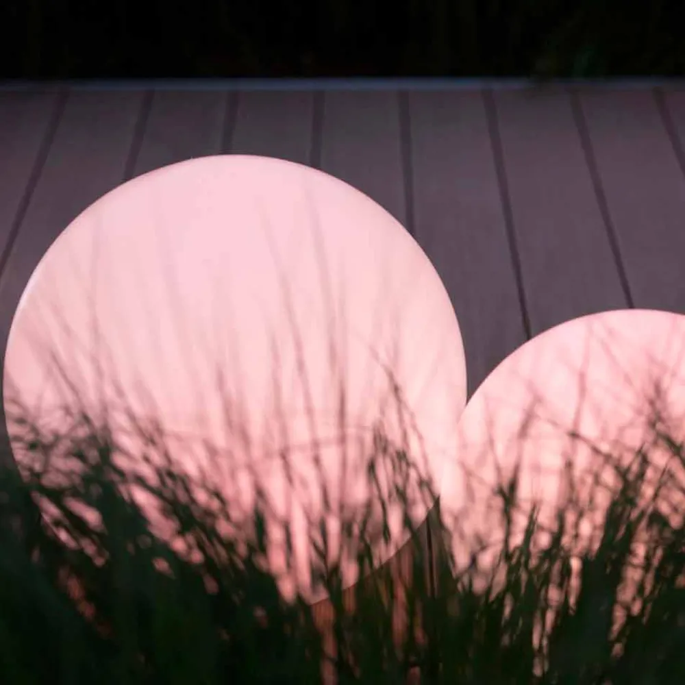 Viadurini Lighting Design Beleuchtung|Designer Stehlampen-Mehrfarbige LED-Stehlampe aus weißem Polyethylen, rundes Design - Globostar