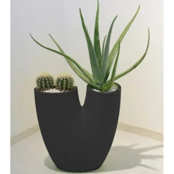 Viadurini in the Garden Gartenideen-Moderne farbige Gartenvase aus Polyethylen Made in Italy - Flowes