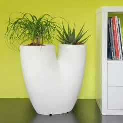 Viadurini in the Garden Gartenideen-Moderne farbige Gartenvase aus Polyethylen Made in Italy - Flowes