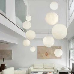 SLIDE Moderne Pendelleuchten-Moderne Kugelpendelleuchte aus Polyethylen Mineral